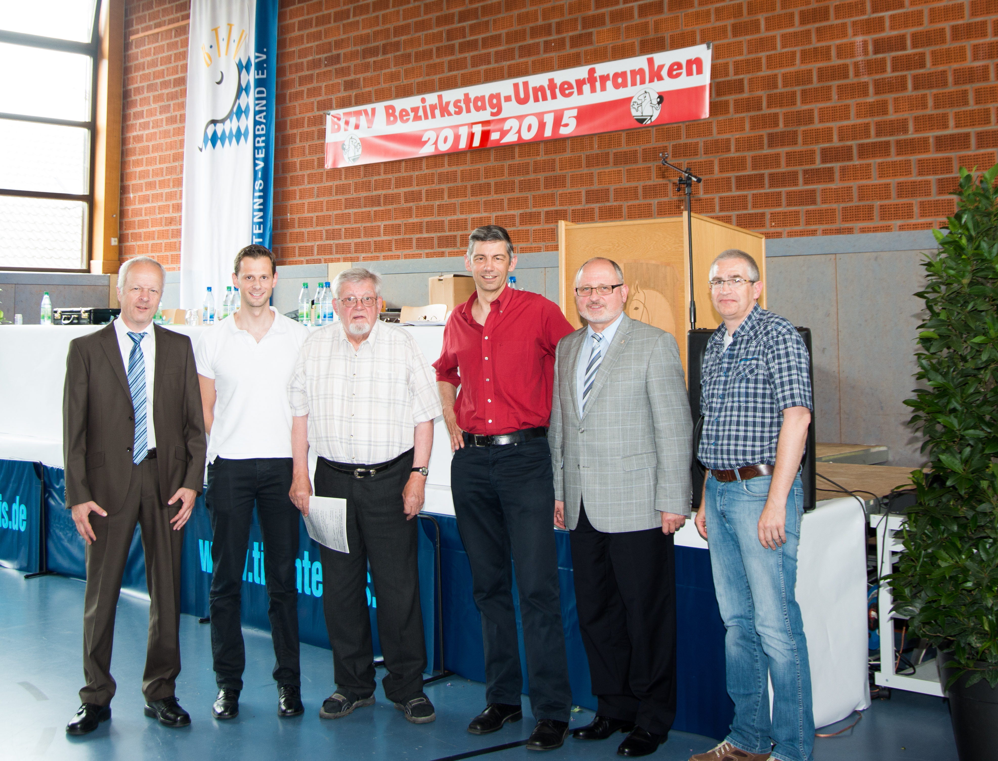 Der neugewählte Bezirksvorstand (von links): Norbert Endres (Öffentlichkeitsarbeit), Florian Wäsch (Vereinsservice), Hans Eller (Finanzen), Martin Gerhard (Jugend), Joachim Car (Bezirksvorsitzender), Steffen Rothe (Sport und stv. BV),